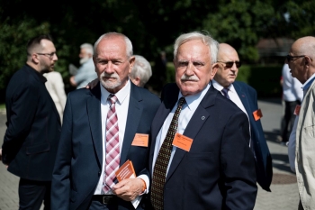 jub80_323