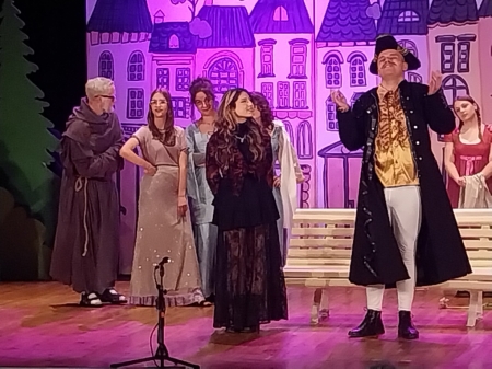 NIE SAMĄ SZKOŁĄ UCZEŃ ŻYJĘ - AMELIA JARNÓT W TEATRZE TYMCZASOWYM
